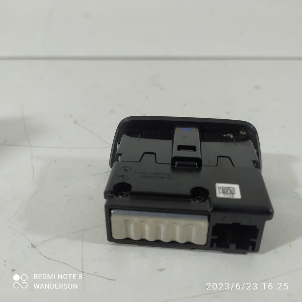 Entrada Ubs Tcross 2018/2024 2g0035954