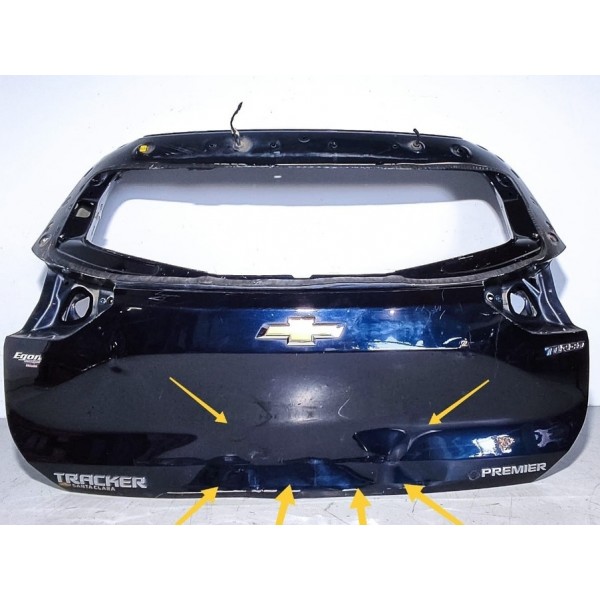 Tampa Traseira Tracker 2020/20245 Detalhe