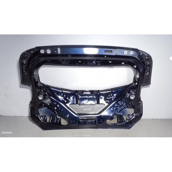 Tampa Traseira Tracker 2020/20245 Detalhe