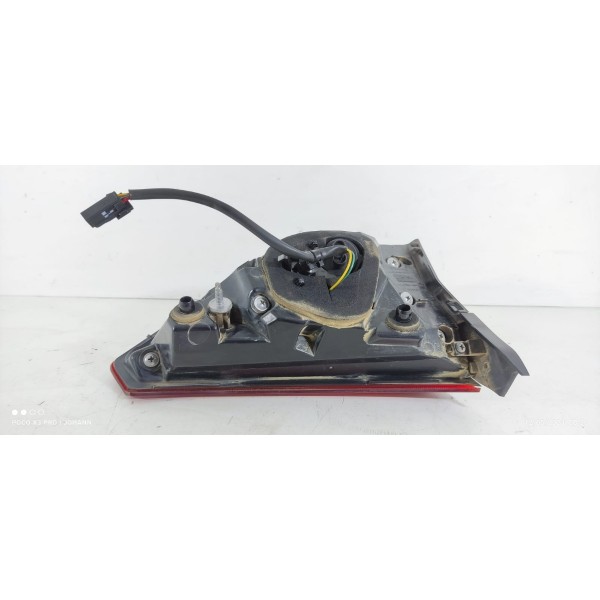 Lanterna Tracker Led Direita Tampa 2020 2021 2022 2023 2024 Direito/passageiro Vermelho