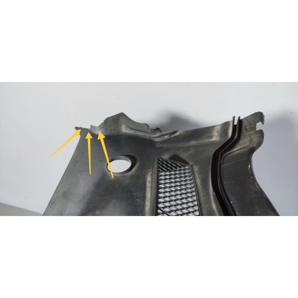 Grade Parabrisa Focus 2009/2013 Detalhe