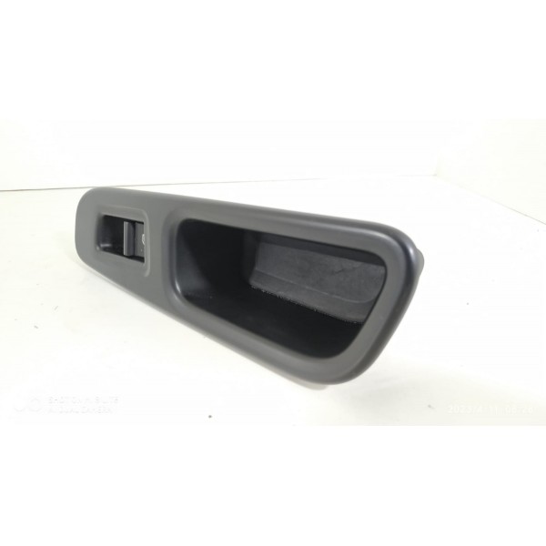 Botao Vidro Renegade 2016 A 2021 Traseiro Esq Detalhe