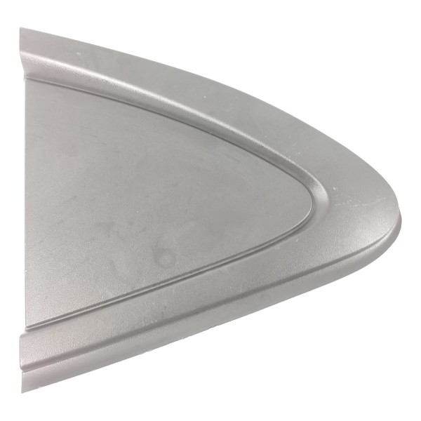 Acabamento Coluna Traseira Direita Cruze 2017/2023 84034203 Preto