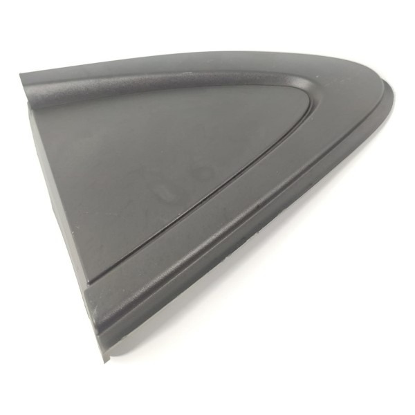 Acabamento Coluna Traseira Direita Cruze 2017/2023 84034203 Preto