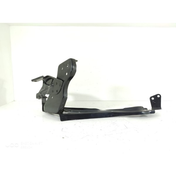 Suporte Guia Farol Mercedes C180 Esque 2010 2014 A2048261324