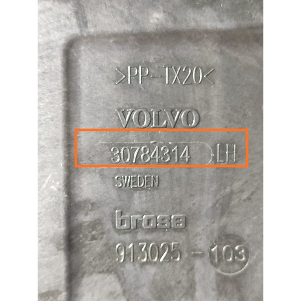 Suporte Fechadura Volvo V60 S60 Diant Esq 2011/2018 30784314