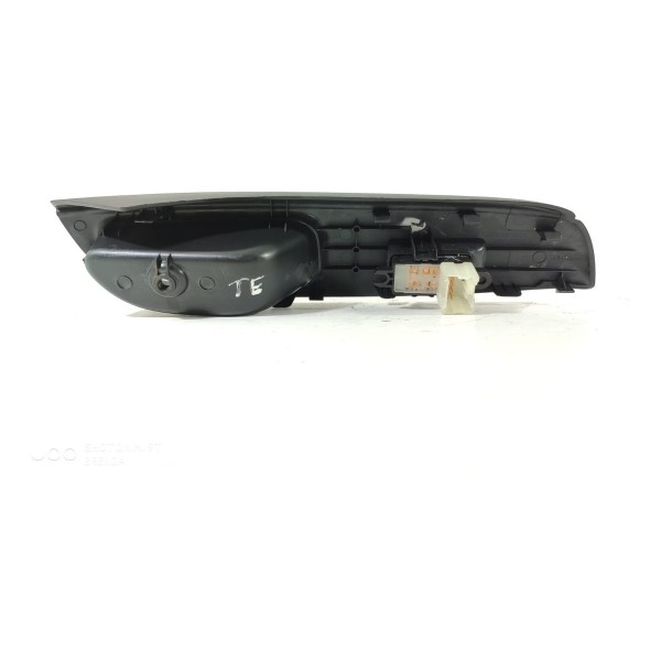 Botao Vidro Traseiro Esquerdo Versa 2014/2020 Orig