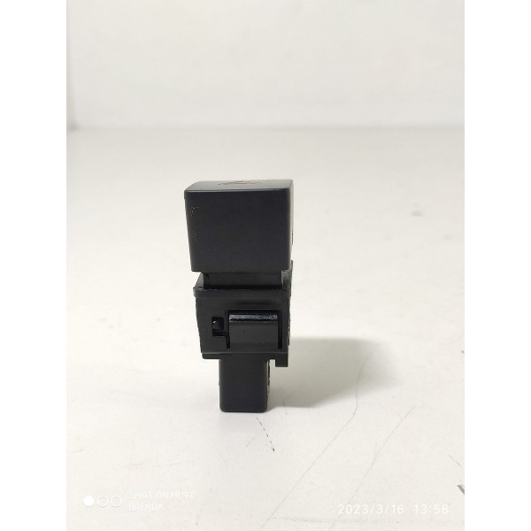 Botão Pisca Alerta Nissan Versa 2014/2020