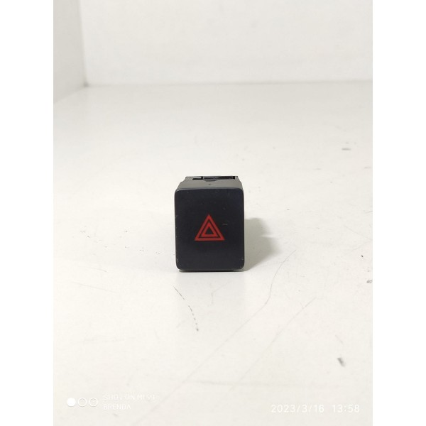 Botão Pisca Alerta Nissan Versa 2014/2020