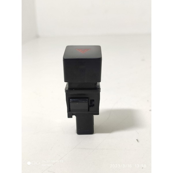 Botão Pisca Alerta Nissan Versa 2014/2020