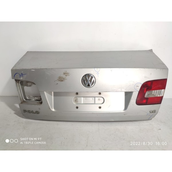 Tampa Traseira Polo Sedan 2003/2014 Prata