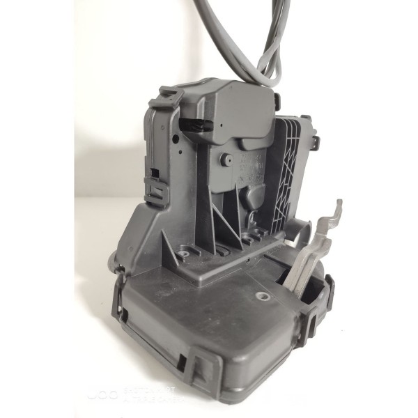 Fechadura Porta Esquerda Mercedes Clc200 2010