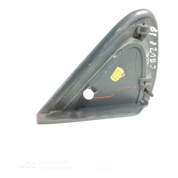Triangulo Paralama Cruze Esquerdo 2017/2022 84106817 Preto