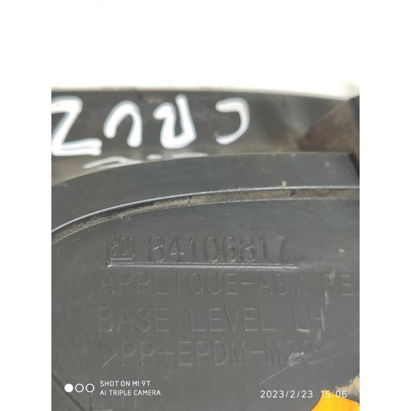 Triangulo Paralama Cruze Esquerdo 2017/2022 84106817 Preto