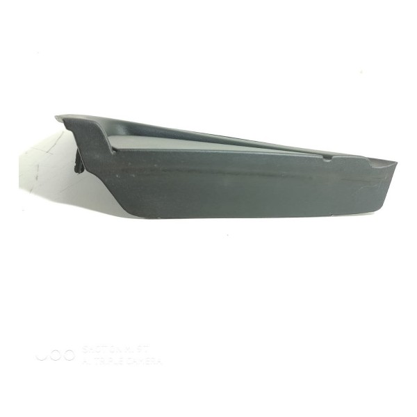 Triangulo Paralama Cruze Esquerdo 2017/2022 84106817 Preto