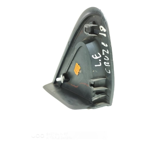 Triangulo Paralama Cruze Esquerdo 2017/2022 84106817 Preto