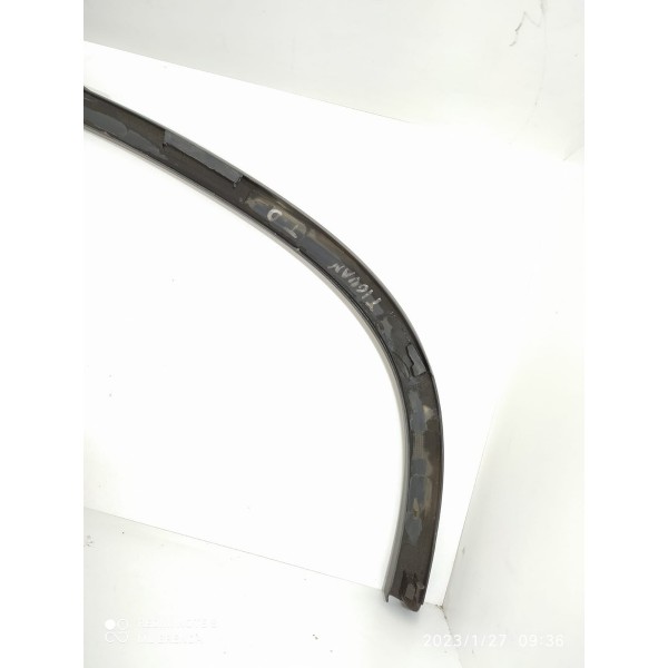 Moldura Lateral Tiguan Traseira Dir 2010/2016 5n0854820b Det Preto