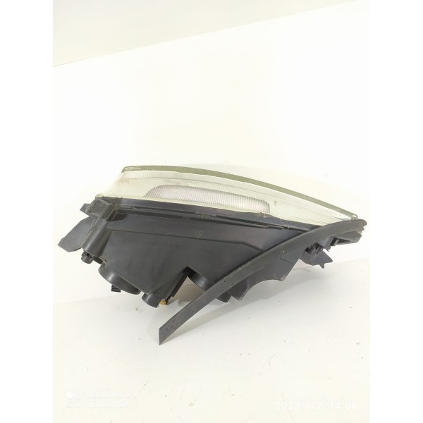 Farol Direito Vectra 1997 Detalhe Direito/passageiro