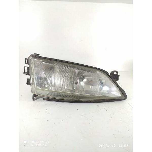 Farol Direito Vectra 1997 Detalhe Direito/passageiro