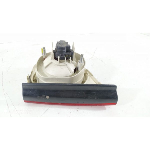 Lanterna  Vw Jetta Esquerda Tampa Trás 2009 Detalhe / 24680