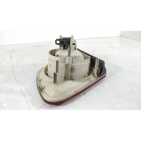 Lanterna  Vw Jetta Esquerda Tampa Trás 2009 Detalhe / 24680