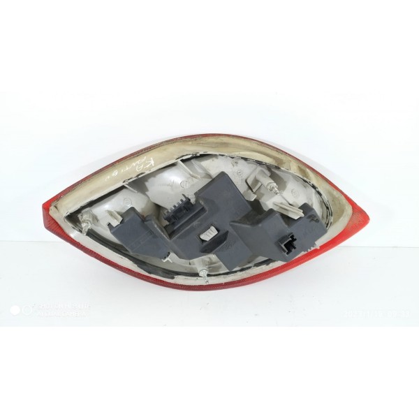 Lanterna Ford Ka Esquerda 1997 Detalhe