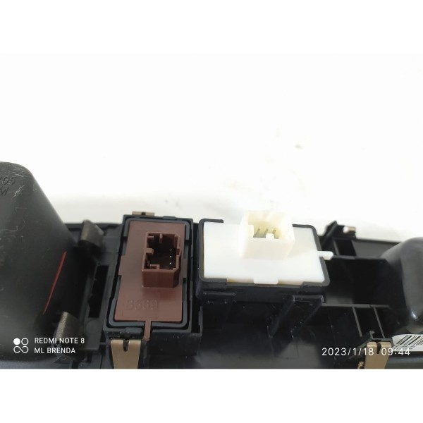 Botão Vidro Trava Toro Renegade Direito 16/21 01002366340