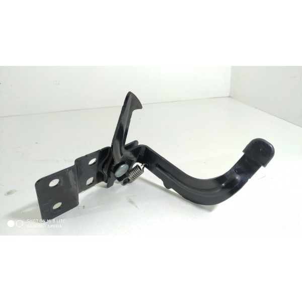 Trava Capô Nissan Versa 2014 2015 2016 2017 2018 2019