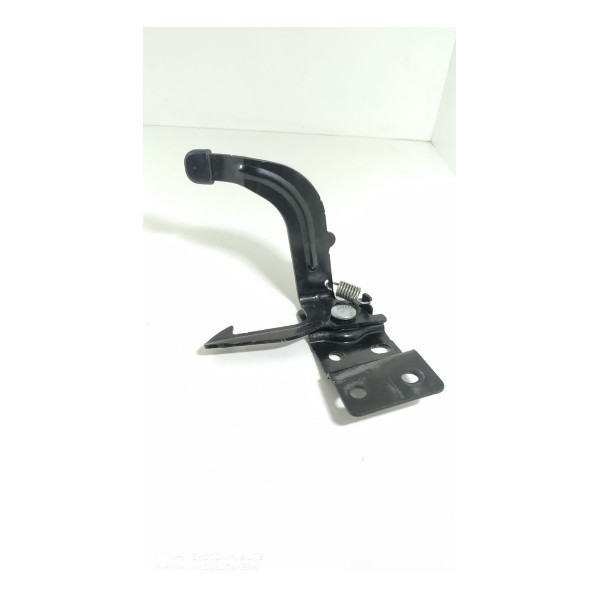 Trava Capô Nissan Versa 2014 2015 2016 2017 2018 2019