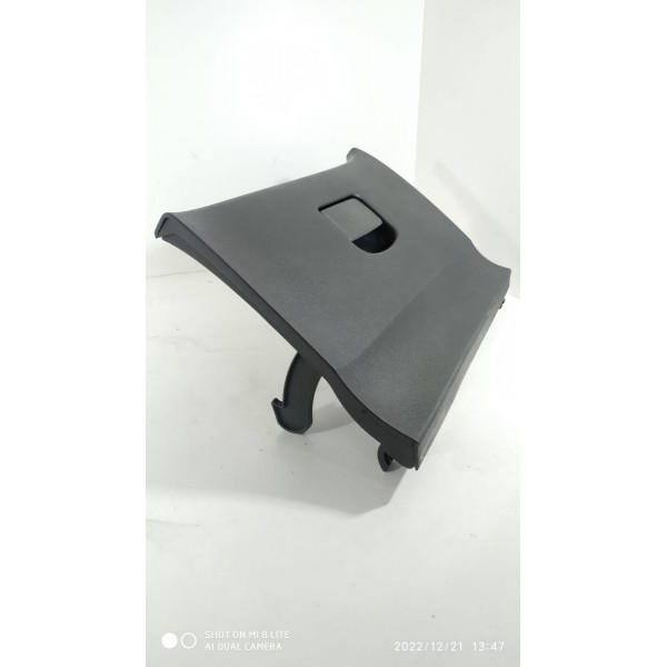 Tampa Porta Luvas Nissan Versa 2014/2020 Detalhe