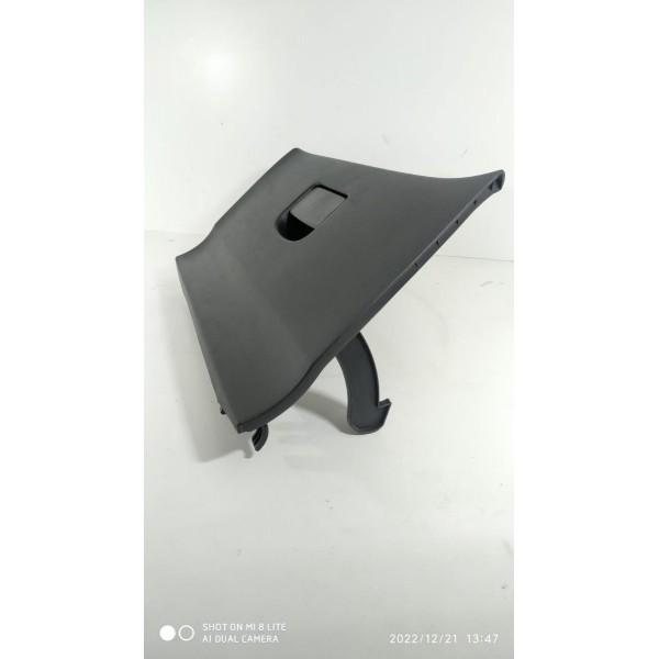 Tampa Porta Luvas Nissan Versa 2014/2020 Detalhe