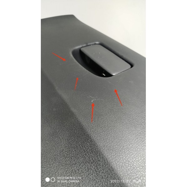 Tampa Porta Luvas Nissan Versa 2014/2020 Detalhe