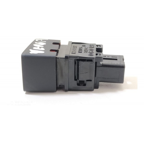 Botão Comando Alerta Nissan Versa 2014/2020 Orig