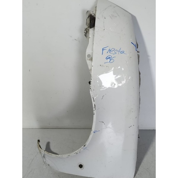 Paralama Esquerdo Ford Fiesta 1997 Detalhe