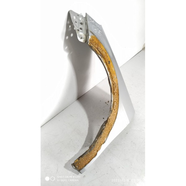 Paralama Saveiro G5 2012 Esquerdo Detalhe