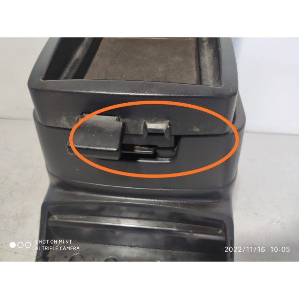 Console Central Apoio Braço Pajero Full 2011 Detalhe