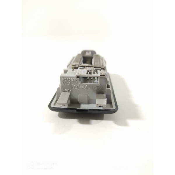 Luz Cortesia Teto Traseira Bmw X3 2004 2008  A 2011 / 20532