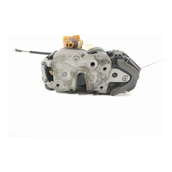 Fechadura Porta Tracker Traseira Esquerda 2014/2019 13579545