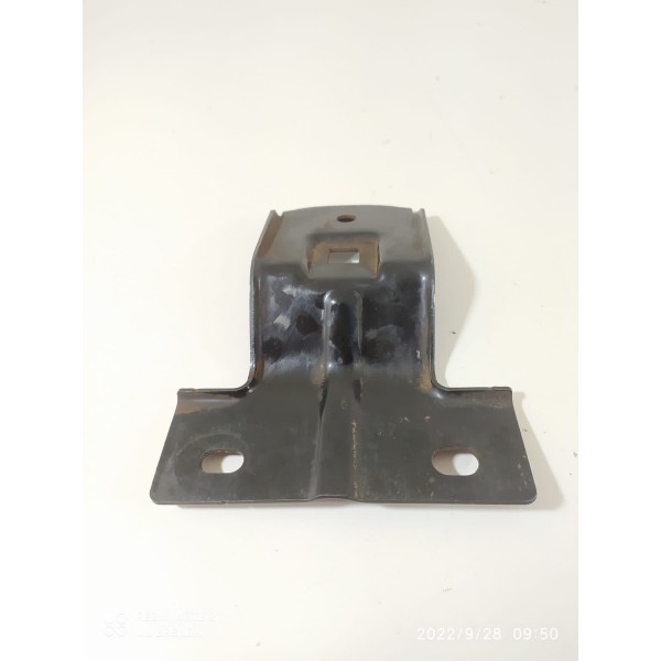 Suporte Radiador Tracker Direito 2014 2015 2016 2017