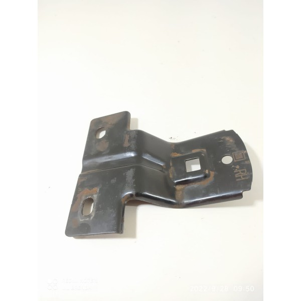 Suporte Radiador Tracker Direito 2014 2015 2016 2017