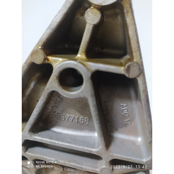 Suporte Compressor Ar Tracker 1.8 2014/2017 55577158