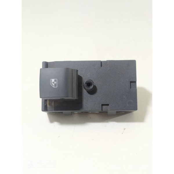 Botão Vidro Tracker Onix Spin Cruze 2012/2016 20792535