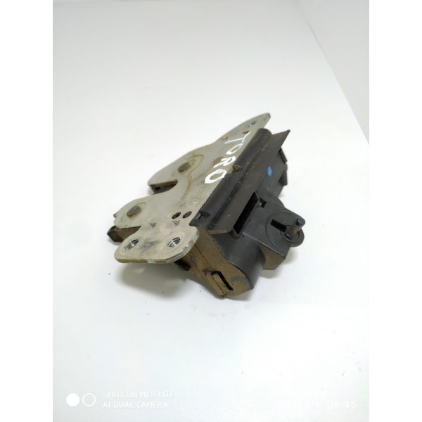 Fechadura Tampa Traseira Toro Esquerda 2016/2024 Original