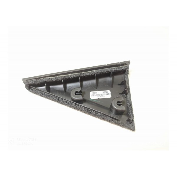 Moldura Externa Porta Tracker Traseira Direita 2020/2024