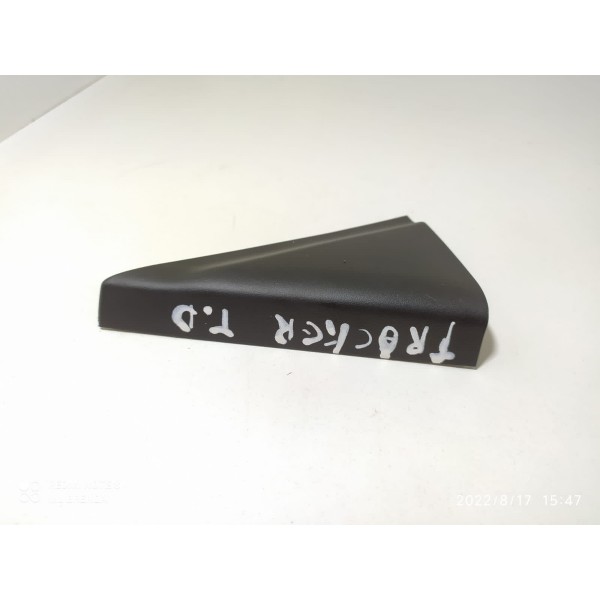 Moldura Externa Porta Tracker Traseira Direita 2020/2024