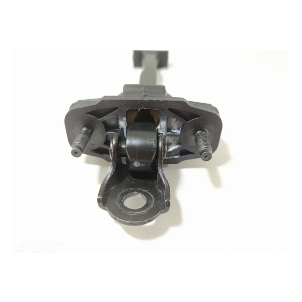 Limitador Porta Tracker Traseira Esquerda 2020/2024 Orig