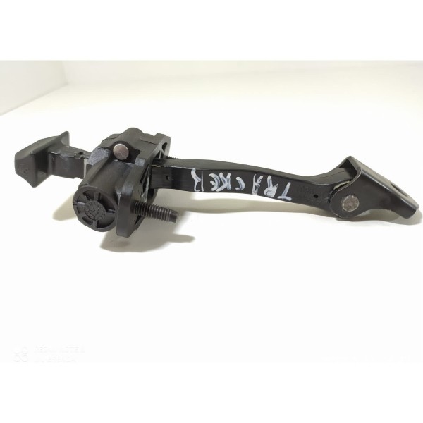 Limitador Porta Tracker Dianteira Direita 2020/2024 Orig