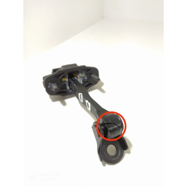 Limitador Porta Tracker Dianteira Direita 2020/2024 Orig