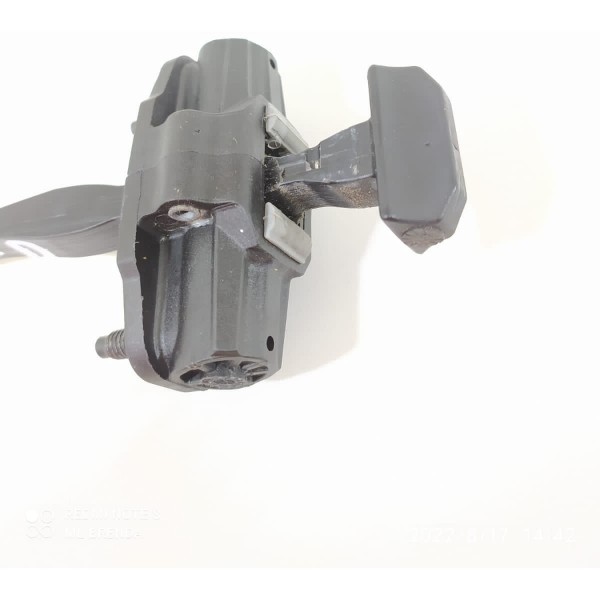 Limitador Porta Tracker Dianteira Direita 2020/2024 Orig