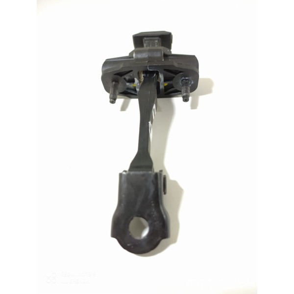 Limitador Porta Tracker Dianteira Direita 2020/2024 Orig